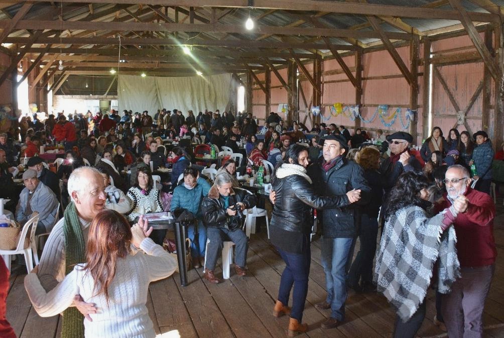 Duggan homenajeó una vez más a San Juan Bautista con sus ya tradicionales festejos patronales. Durante la fría y ventosa mañana del domingo, la misa, procesión y desfile de paisanos e instituciones dieron color al inicio de la jornada sobre la avenida Galarza.
