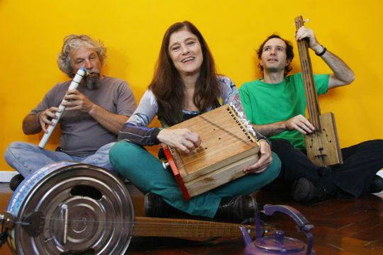 Este miércoles, en el Centro Integrador Comunitario del Barrio 102 Viviendas, habrá charla-taller para padres y alumnos de escuelas rurales sobre los derechos de los niños, además de narraciones y música en vivo con Teatro Adela. El encuentro será de 13 a 17 hs con entrada libre y gratuita.