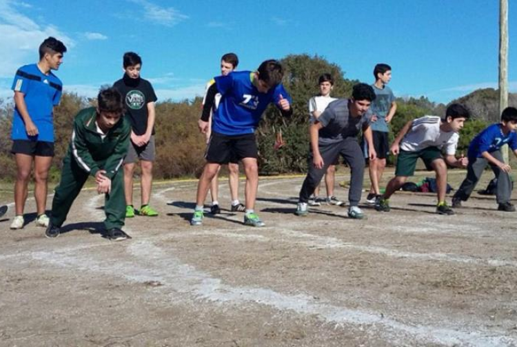 La Secretaría de Deportes de la Municipalidad de San Antonio de Areco informa que hasta el 14 de abril está abierta la inscripción a los Juegos Bonaerenses 2017 en el Gimnasio Municipal Santiago Luján Saigós, de lunes a viernes de 8 a 20 horas. Los interesados pueden anotarse en las categorías juveniles, abuelos y personas con discapacidad.