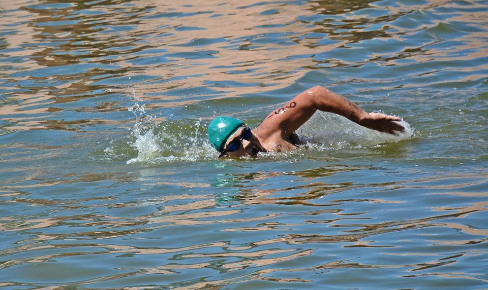 Una vez más, este sábado San Antonio de Areco fue sede de un encuentro deportivo de primer nivel, esta vez con un circuito de aguas abiertas organizado por Alejandro Lecot y la Secretaría de Deportes., donde más 140 atletas de toda la zona participaron del “Reencuentro con los Delfines”.