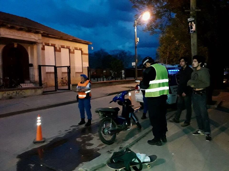 Este martes por la tarde, inspectores municipales, Policía local y personal de la Agencia Nacional de Seguridad Vial secuestraron cinco motos con escape libre y una por falta de documentación en un operativo conjunto en el centro de la ciudad.