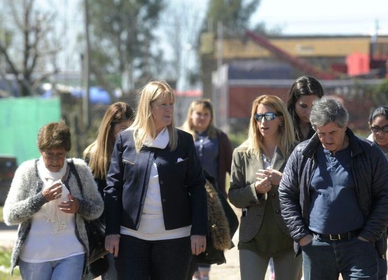 Margarita Stolbizer recorrió los barrios acompañada por los candidatos locales y militantes de esa fuerza.