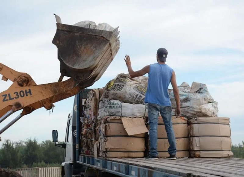La Municipalidad de San Antonio de Areco informó que se vendieron 8 toneladas de residuos secos, recolectados de las campanas verdes y separados en el circuito de recolección diferenciada.
