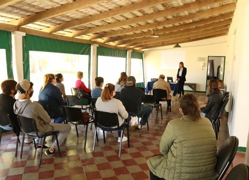 La Municipalidad de San Antonio de Areco llevó a cabo una charla sobre Diabetes Mellitus, factores de riesgo, prevención y pautas de tratamiento junto a Patricia González, Medica especialista en Endocrinología y Metabolismo.