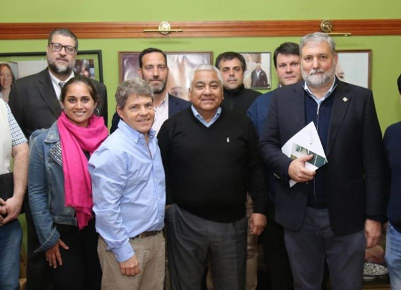 El acuerdo fue rubricado por el rector Jerónimo Ainchil y por intendente municipal Cecilio Salazar.