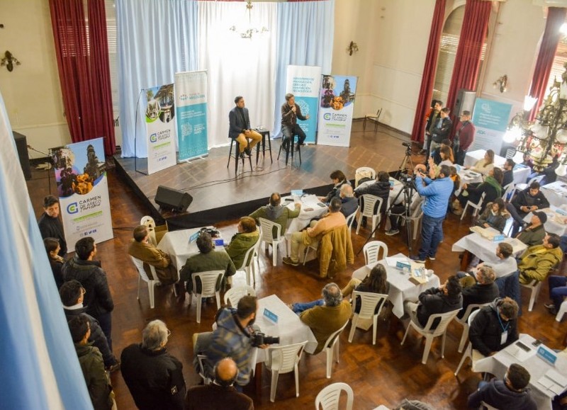 Las palabras de apertura estuvieron a cargo del intendente Iván Villagrán y el ministro de Producción, Ciencia e Innovación Tecnológica de la provincia de Buenos Aires, Augusto Costa.