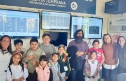 Alumnos de las Primarias 12 y 17 visitaron el Centro de Monitoreo y Alerta Temprana