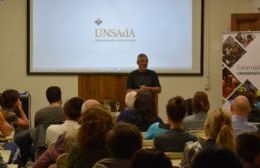 Luis García, el kinesiólogo de la Selección, dio una charla en la UNSAdA sobre trabajo en equipo