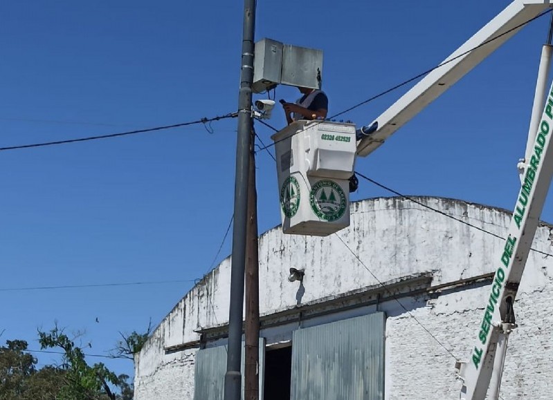 El equipo de monitoreo junto con la CEOSP realizo mantenimiento de cámaras de seguridad ubicadas en Quetgles y Rivadavia, Quetgles y Sarmiento y barrio Don Pancho.