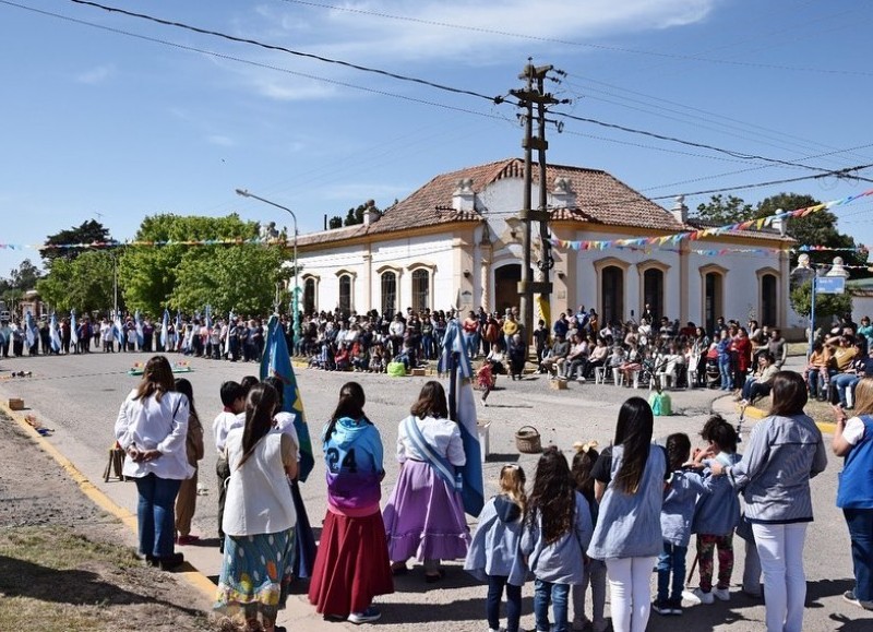 Participaron de los actos el Jardín Maternal Municipal “Intendente Roberto Sorchilli”, Jardín de Infantes 902, Escuela Primaria 13 y la Escuela Secundaria 3.