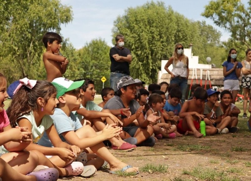 La Municipalidad acompañó el inicio de Verano ATR, un espacio de encuentro y recreación gratuita para niños y adolescentes.