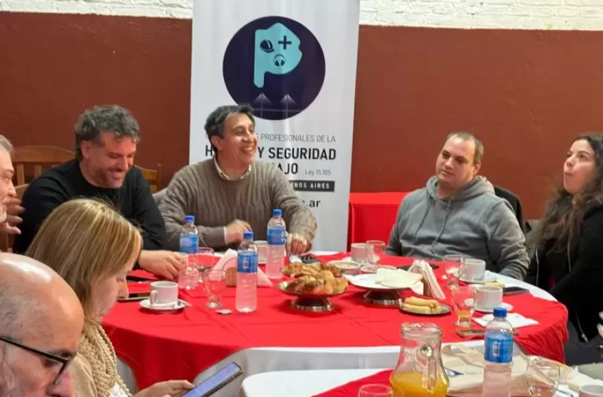 Lorenzo Gómez defendió la colegiación profesional y pidió que todos los municipios cuenten con áreas de Higiene y Seguridad