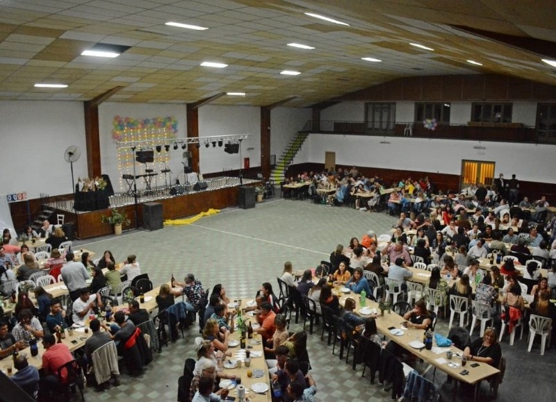 La Municipalidad de San Antonio de Areco celebró el Día del Empleado Municipal con todos los trabajadores de las diversas áreas.