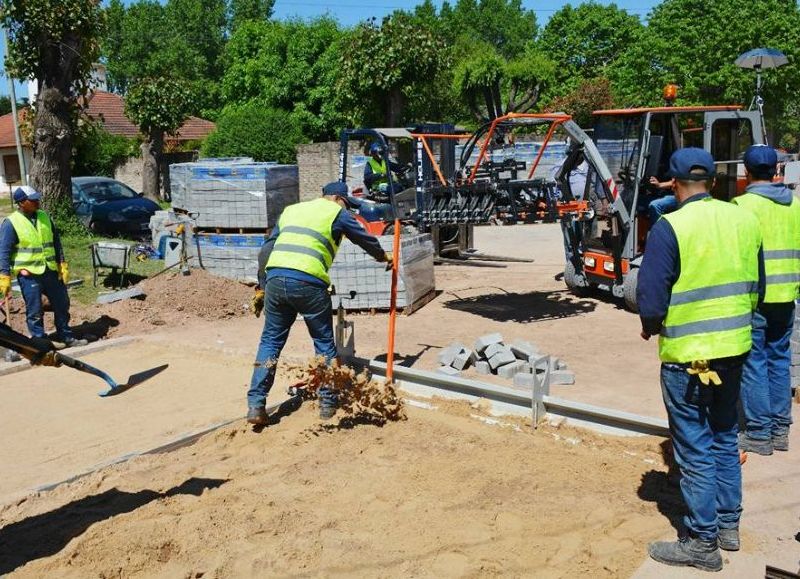 Los trabajos se realizan a través de la empresa estatal SANEAR.