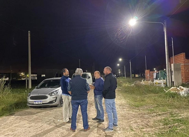 Para mayor seguridad y tranquilidad de los vecinos, se inauguró desde la Municipalidad de San Antonio de Areco, las nuevas luminarias en el Loteo Lecot.