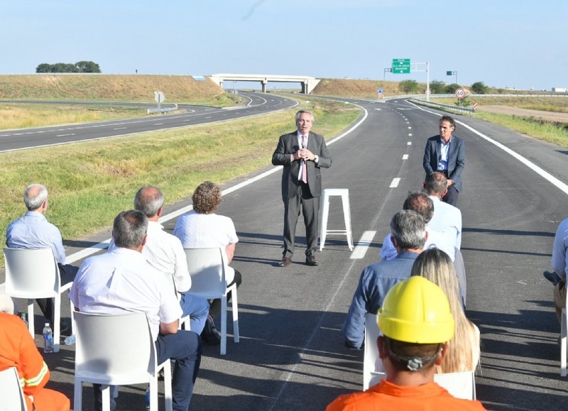 El presidente Alberto Fernández encabezó esta tarde el acto de inauguración de la variante San Antonio de Areco de la Autopista Ruta Nacional 8.