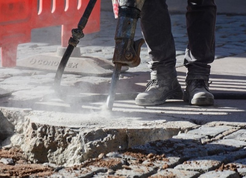 La Municipalidad de San Antonio de Areco continúa con las obras de rigor en las distintas calles de la ciudad.