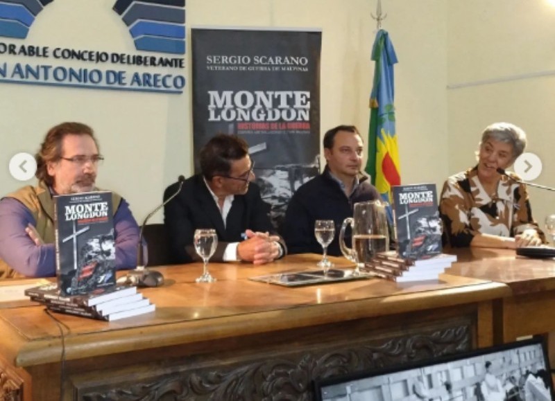 La Municipalidad de San Antonio de Areco, felicitó y avanzó con la presencia del intendente Francisco Ratto, en la declaración de interés legislativo del libro Monte London, Historias de la Guerra. 