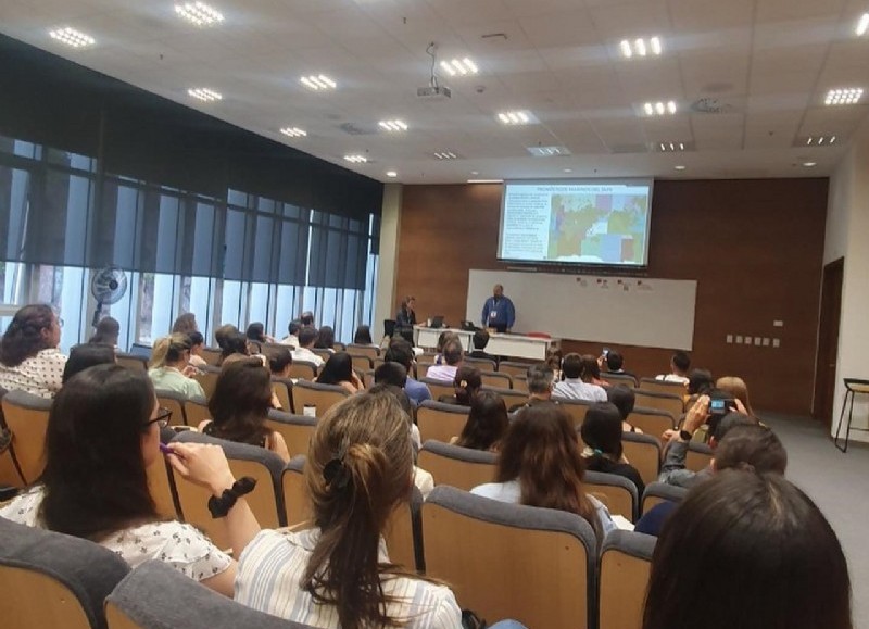 Se realizaron conversatorios, conferencias, mesas redondas, charlas, sesiones orales y de póster abordando diferentes temas.