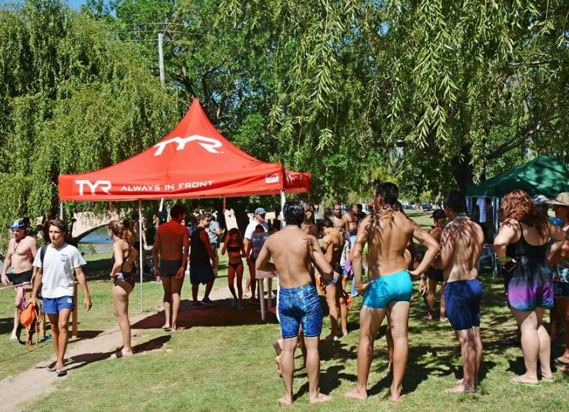 El evento se realizó en homenaje al profesor Eduardo Castro.