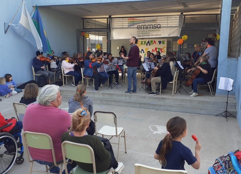 Este martes los festejos continúan en el instituto.