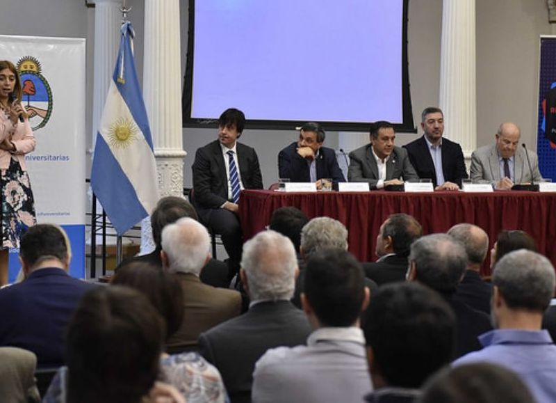 Participaron el ministro de Educación, Alejandro Finocchiaro, y la secretaria de Políticas Universitarias, Danya Tavela.