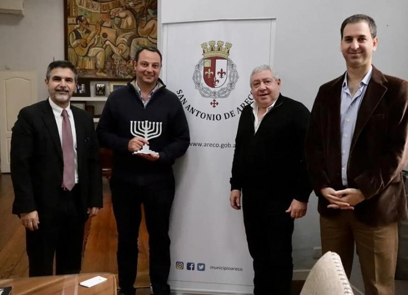 La Municipalidad de San Antonio de Areco mantuvo una reunión con representantes de la DAIA (Delegación de Asociaciones Israelitas Argentinas) "para trabajar juntos y comenzar a generar un intercambio cultural con Areco".