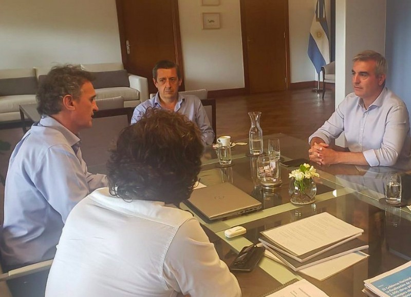 Junto a representantes del Frente de Todos, Francisco Durañona se entrevistó con el ministro Gabriel Katopodis y el subadministrador de ENOHSA, Néstor Álvarez.