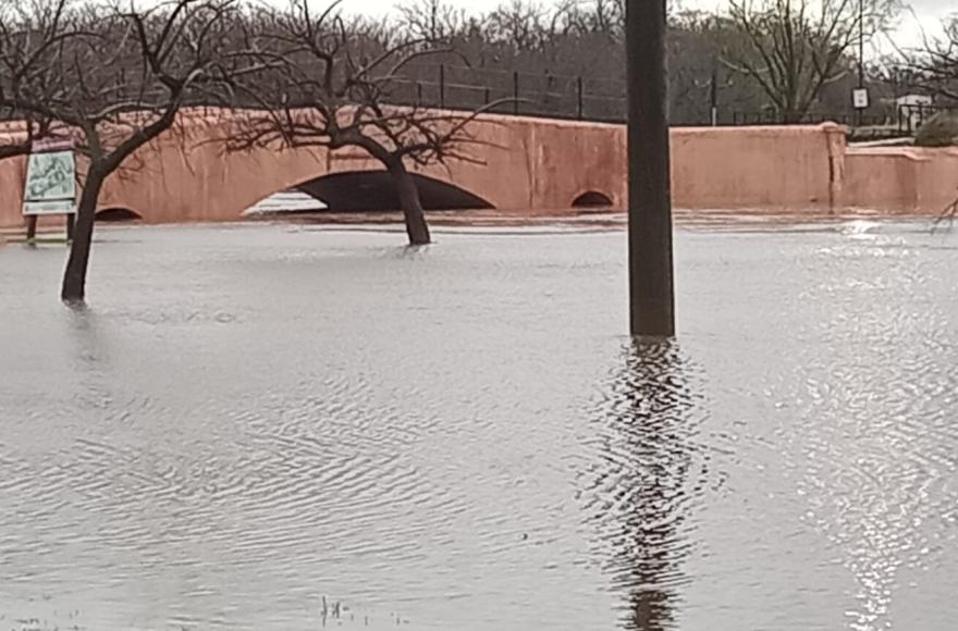 La Municipalidad de San Antonio de Areco informó este que la altura del río se ubica en 3,6 metros, en leve suba.