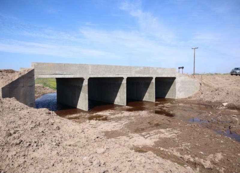 La estructura presentaba un nivel de deterioro que implicaba un grave riesgo a la seguridad vial de quienes circulaban la zona.