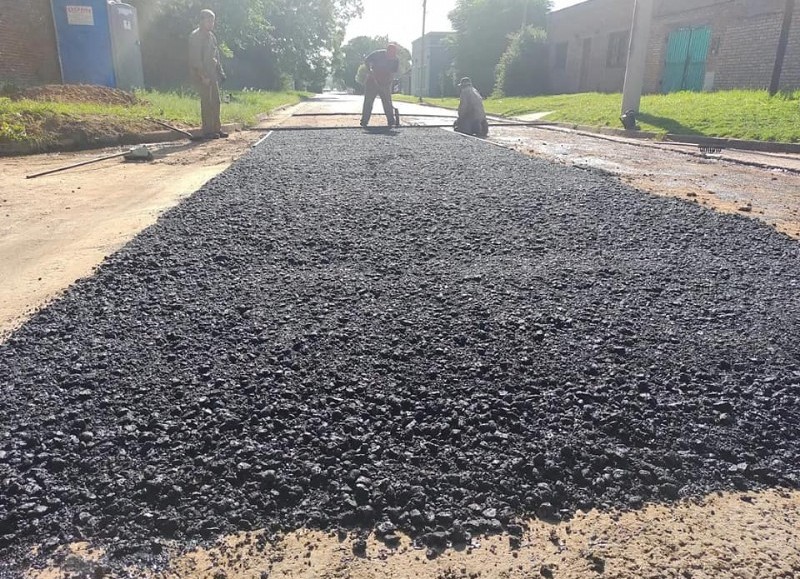 La Municipalidad de San Antonio de Areco continúa trabajando para bachear todas las calles que se encuentran en mal estado.