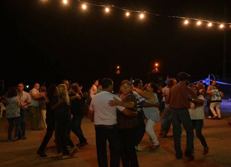 Se armó la fiesta en la puerta del club.