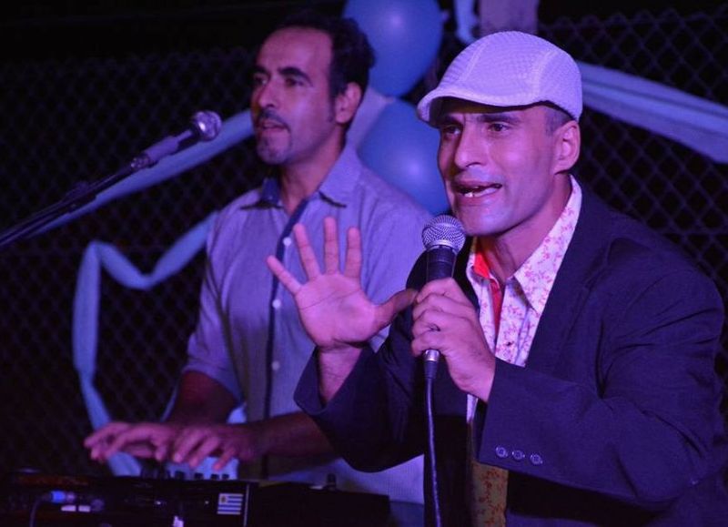 Se armó la fiesta en la puerta del club.