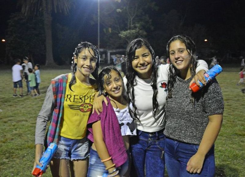 Los arequeros, a pleno baile.