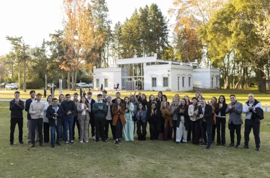 La Universidad Nacional de San Antonio de Areco (UNSAdA) entregó sus diplomas a 46 nuevos profesionales.