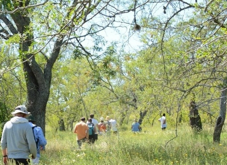 “Realizamos la primera visita guiada de nuestra reserva. Recorrimos y aprendimos mucho sobre nuestro ambiente natural”, explicaron desde la comuna.