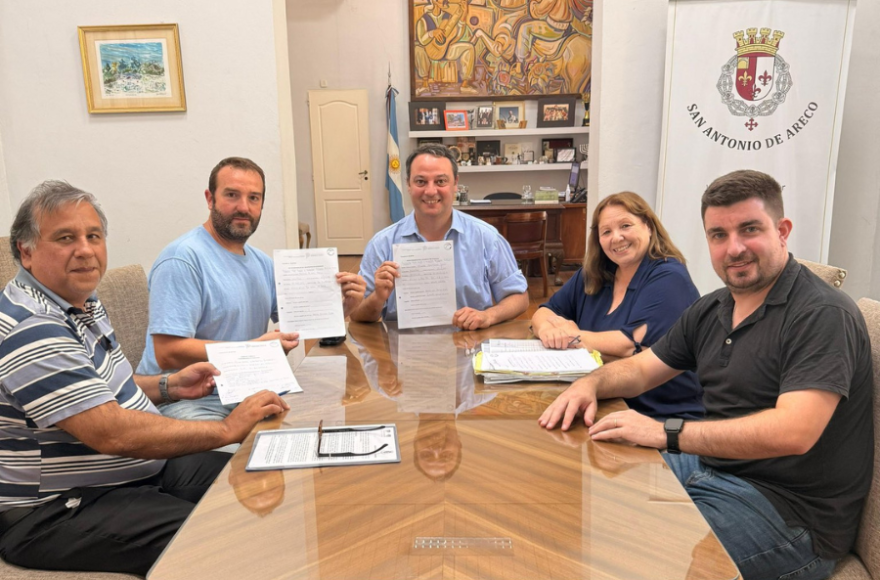 La donación del terreno permitirá al Club Rivadavia consolidar la titularidad del espacio que utiliza para el desarrollo de sus actividades.