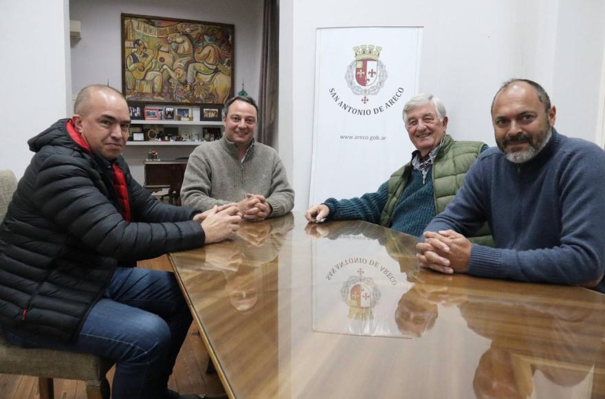 El encuentro se dio en el marco del recambio de autoridades de la entidad.