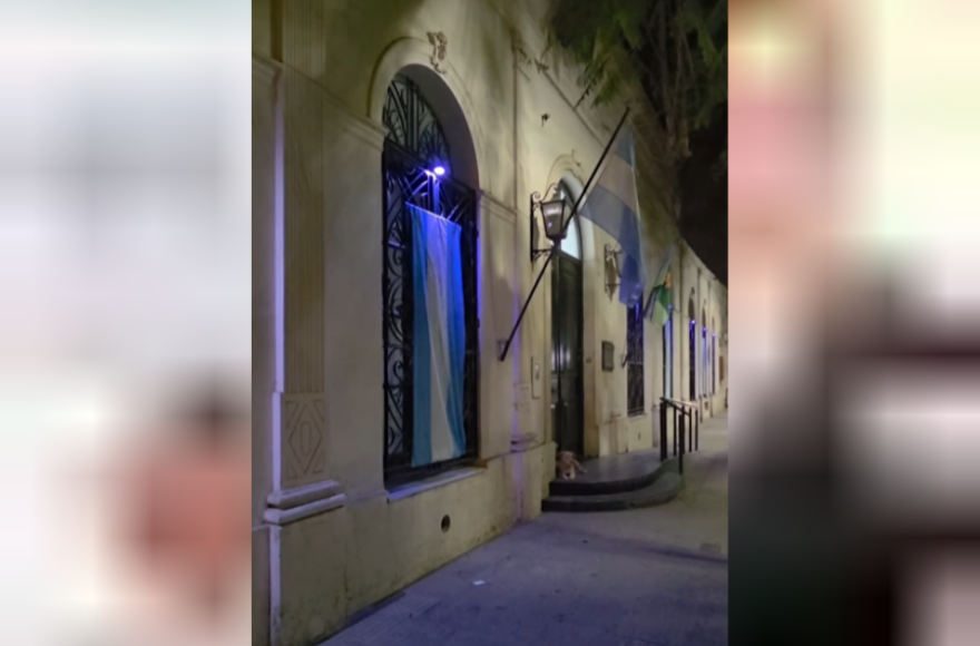 Areco se iluminó de violeta