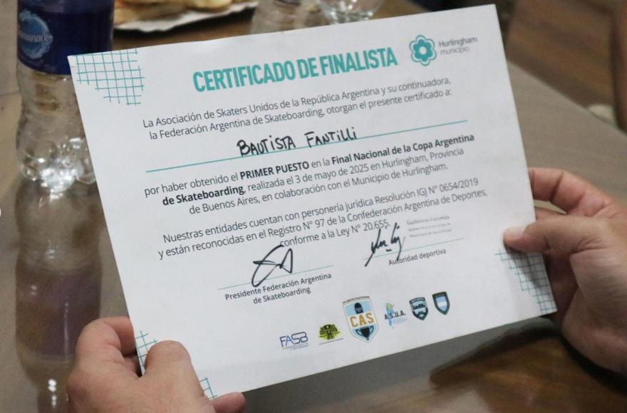 El joven de la ciudad se consagró recientemente campeón nacional de skateboarding en la Copa Argentina de Skate.