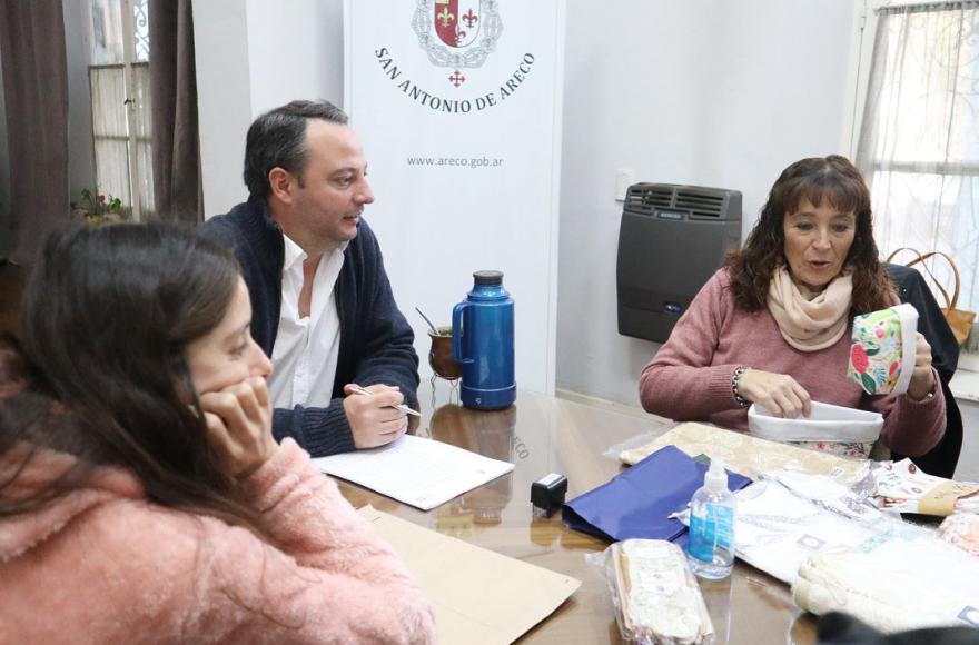 La Municipalidad de San Antonio de Areco entregó nuevos créditos a los emprendedores. 