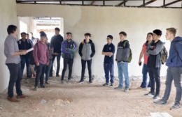 Recorrida de los alumnos de la Escuela Técnica por el Parque Industrial