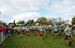 Más de mil corredores compitieron en la nueva carrera de aventura