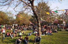 Areco festeja junto a estudiantes y adultos mayores con actividades gratuitas