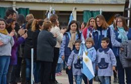 La comunidad educativa rinde homenaje al Día de la Independencia